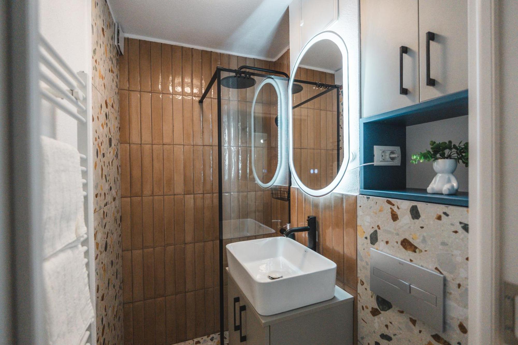 Apartament Iulia Si Alex Curtea de Argeş Exterior foto